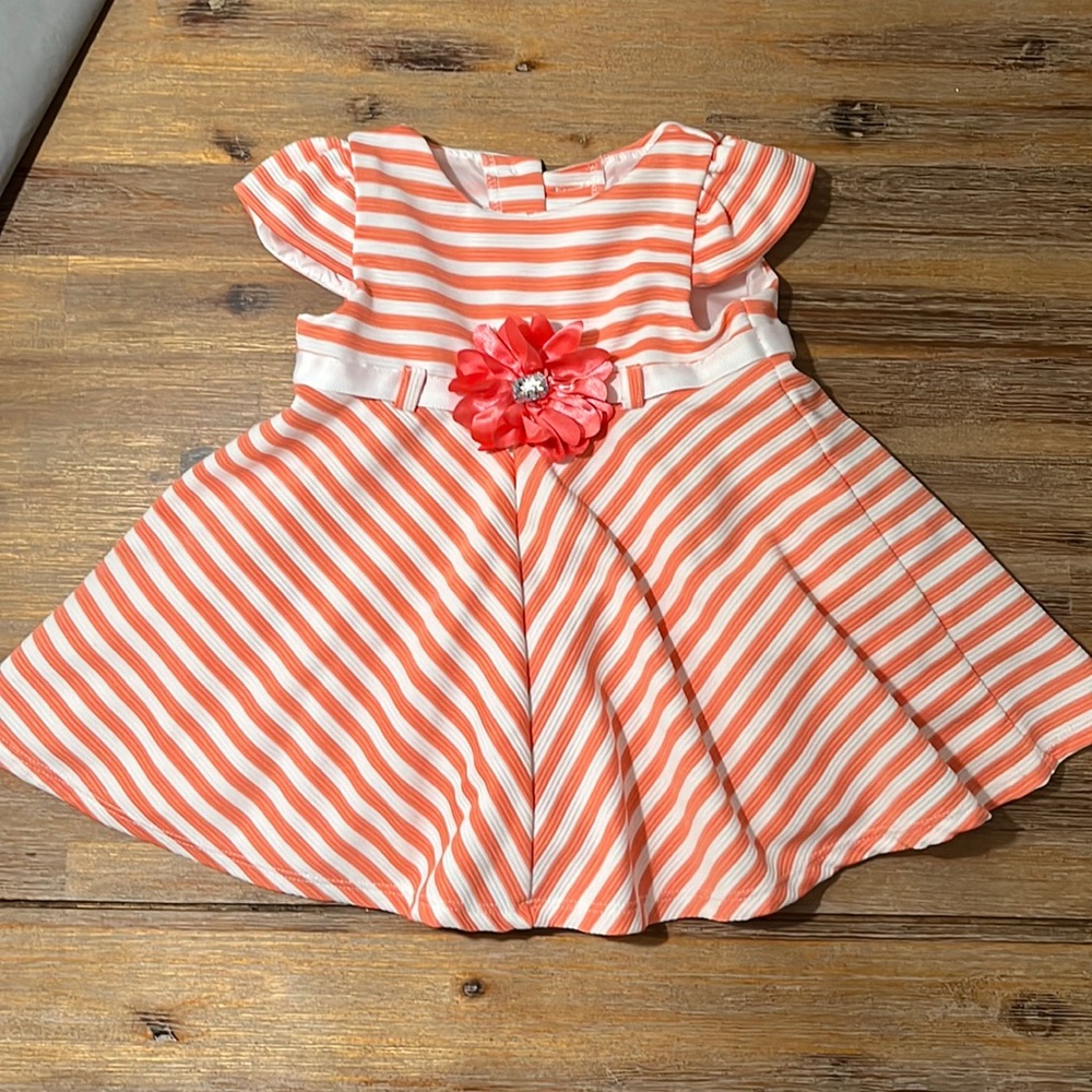 Sweet Heart Rose Baby Girl Size 18 month Dress with matching diaper cover.